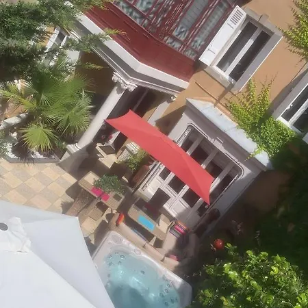 La Villaé Maison d'hôtes *